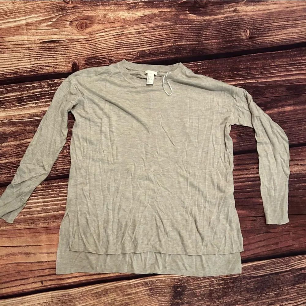 Women’s H&M Basic Grey Sweater Size M